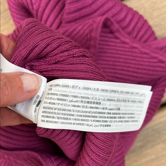 Abercrombie & Fitch NWT Magenta Burgundy Ribbed Bodysuit Size Small - Picture 9 of 12